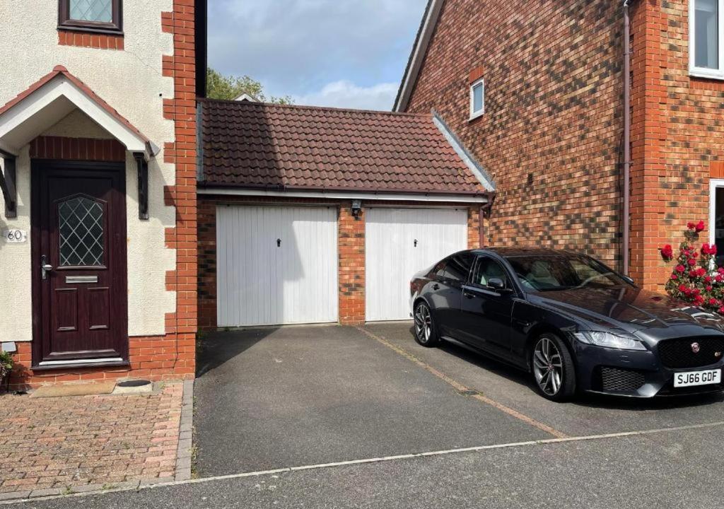 Ashford Holiday Home Smithy Drive Sleeps 5 Free Wifi And Vehicle Parking Kingsnorth Εξωτερικό φωτογραφία