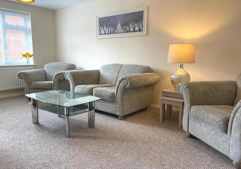 Ashford Holiday Home Smithy Drive Sleeps 5 Free Wifi And Vehicle Parking Kingsnorth Εξωτερικό φωτογραφία